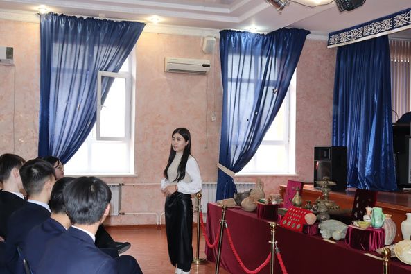 балаларға арналған лицейінде «Бабадан қалған қолтаңба» тақырыбында жылжымалы көрме