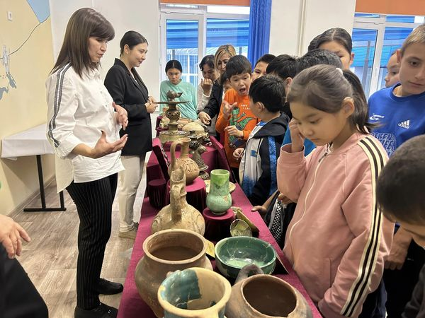  №3 «Мейірім» арнайы мектеп интернатына жылжымалы көрме