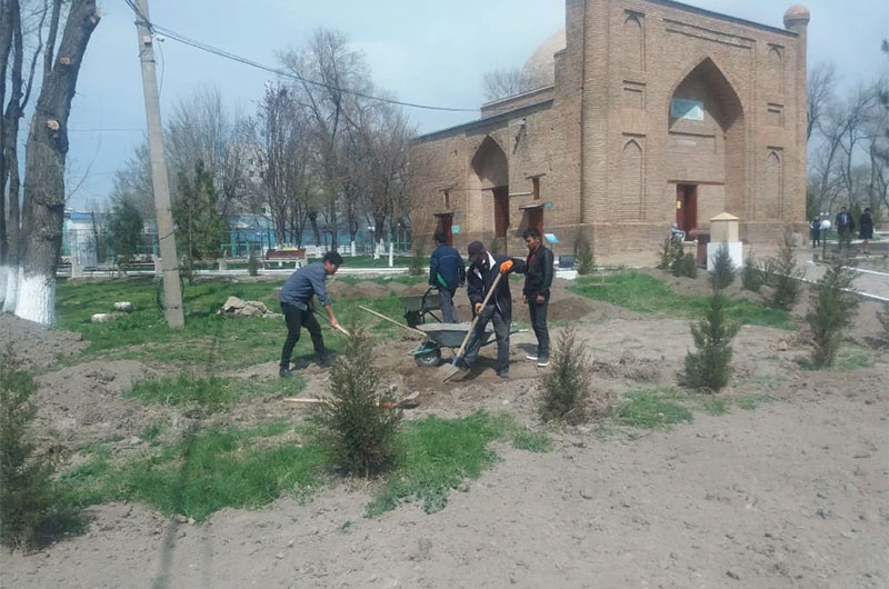 Абаттандыру, көгалдандыру және бояу жұмыстары жалғасын табуда