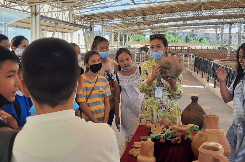 «Көне Тараз» аумағында танымдық экскурсия жүргізілді