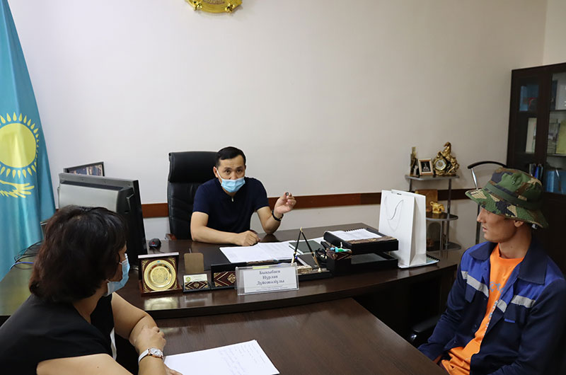 Түргеш монетасын сыйлады