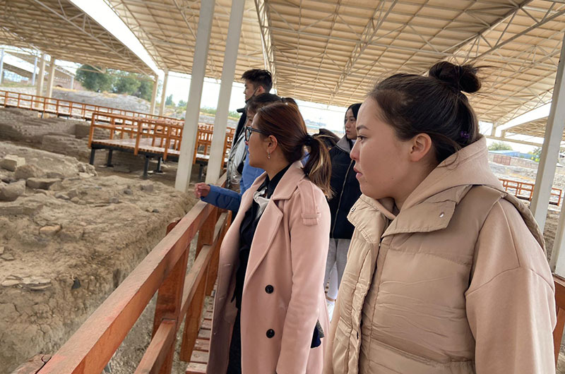 Колледж білімгерлері іс-тәжірибеден өтуде