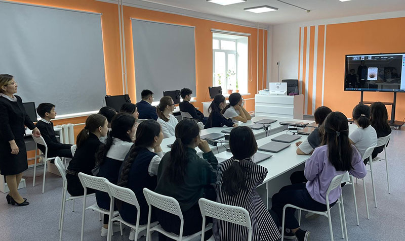 №6 мектеп-лицейдің білім алушыларына онлайн экскурсия жүргізілді