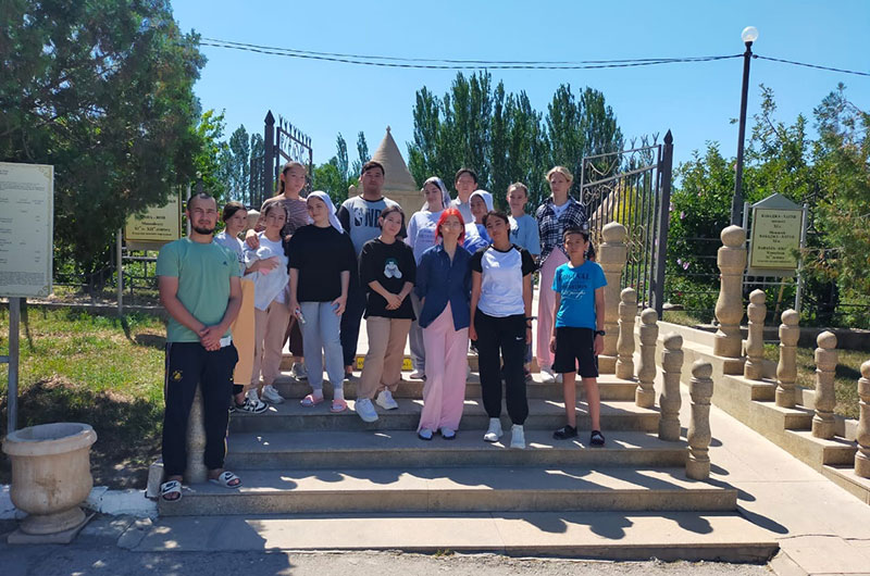 Көне тарихи-мәдени нысандармен танысты