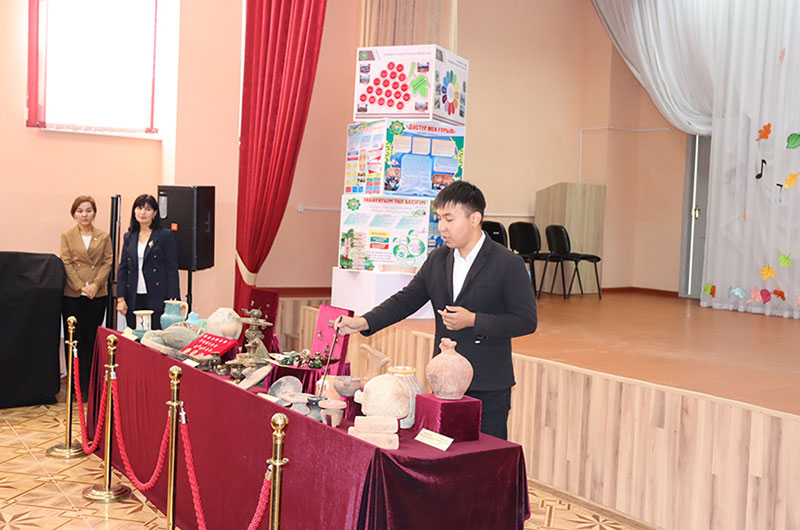 №12 мектеп-гимназиясында жылжымалы көрме өтті