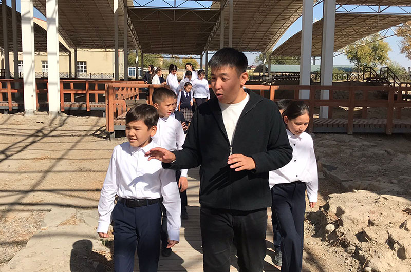 Мектеп-гимназия оқушыларына экскурсия жүргізілді