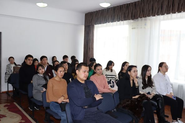 «Білікті маман – қоғам сұранысы 2023» тақырыбына дөнгелек үстелі